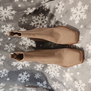 Vince Camuto Ackella Booties